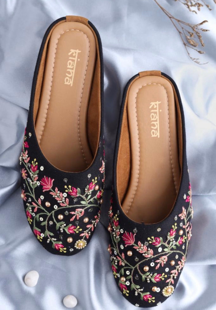 Very Beautiful Punjabi Shoe
